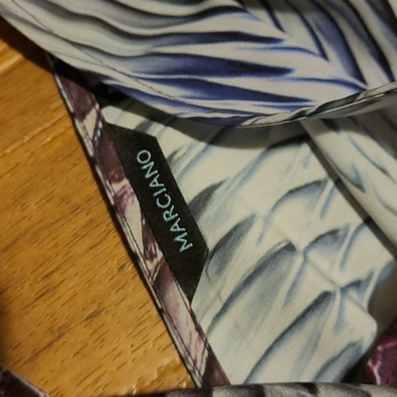 Party dress - Picture 3 of 3